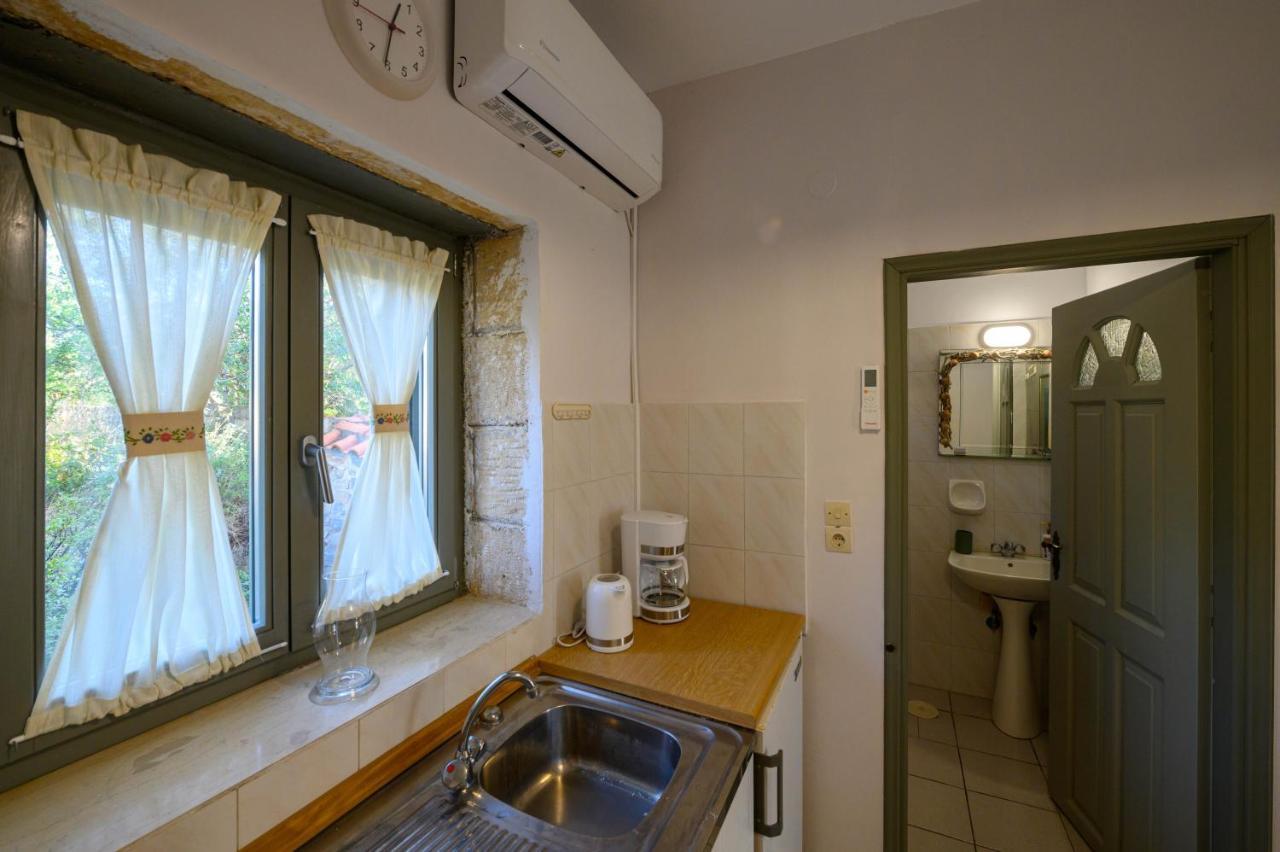 Μαϊστράλι Apartment Kotronion  Exterior photo